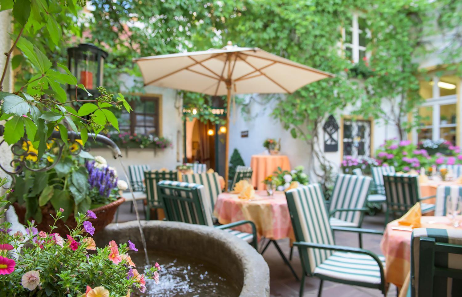 Romantik Hotel Zur Post Furstenfeldbruck Bagian luar foto
