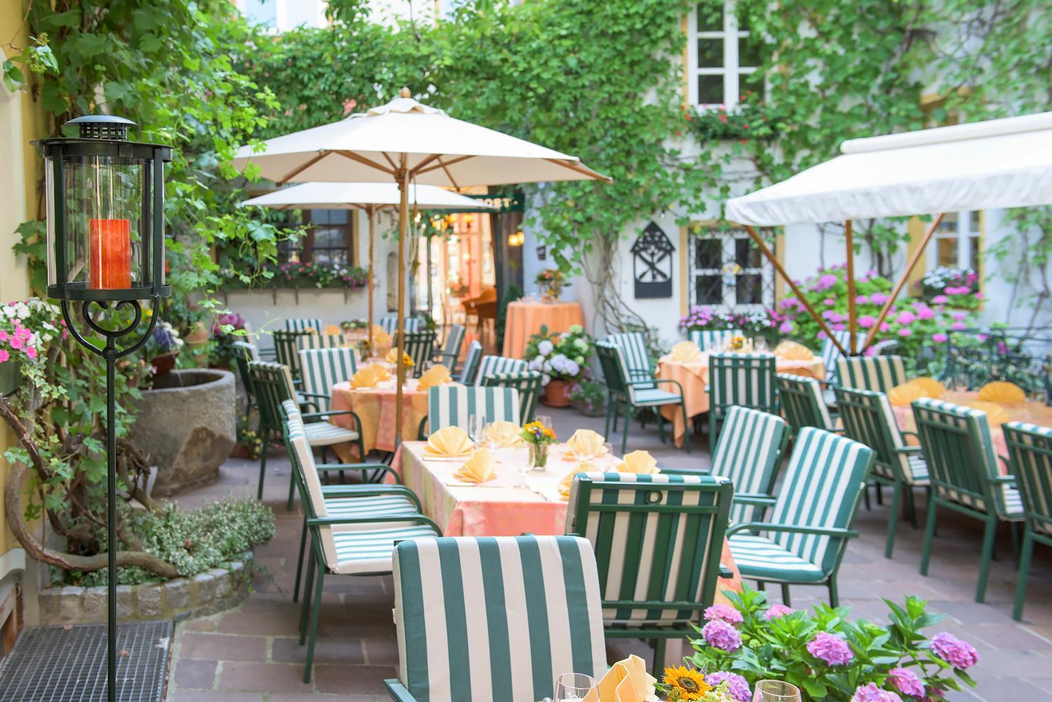 Romantik Hotel Zur Post Furstenfeldbruck Bagian luar foto