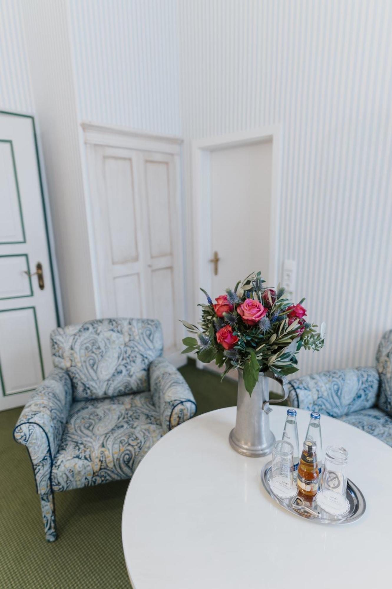 Romantik Hotel Zur Post Furstenfeldbruck Bagian luar foto