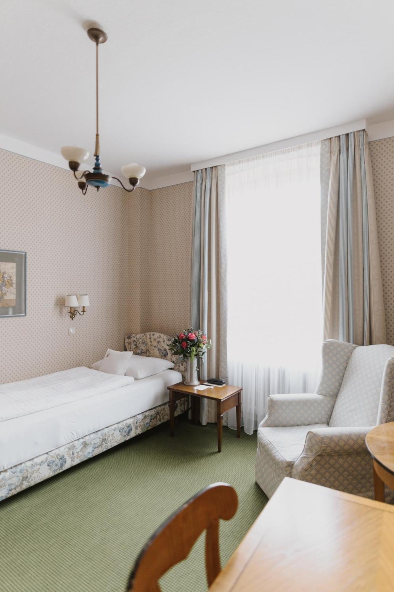 Romantik Hotel Zur Post Furstenfeldbruck Bagian luar foto