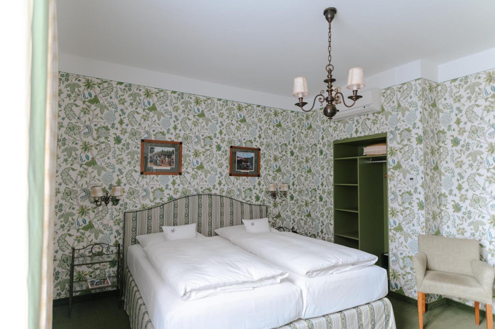 Romantik Hotel Zur Post Furstenfeldbruck Bagian luar foto