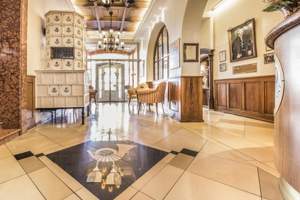 Romantik Hotel Zur Post Furstenfeldbruck Bagian luar foto