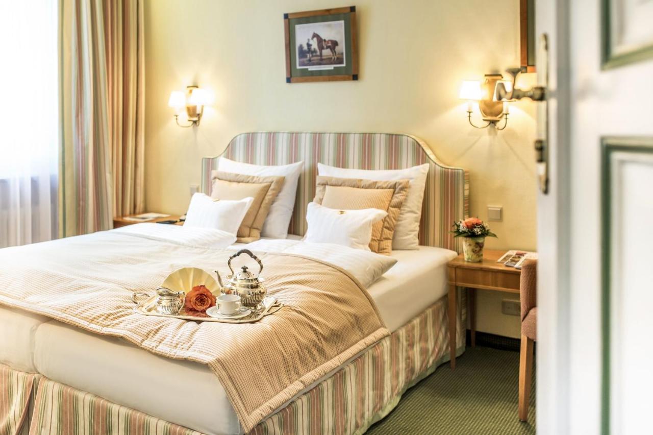 Romantik Hotel Zur Post Furstenfeldbruck Bagian luar foto