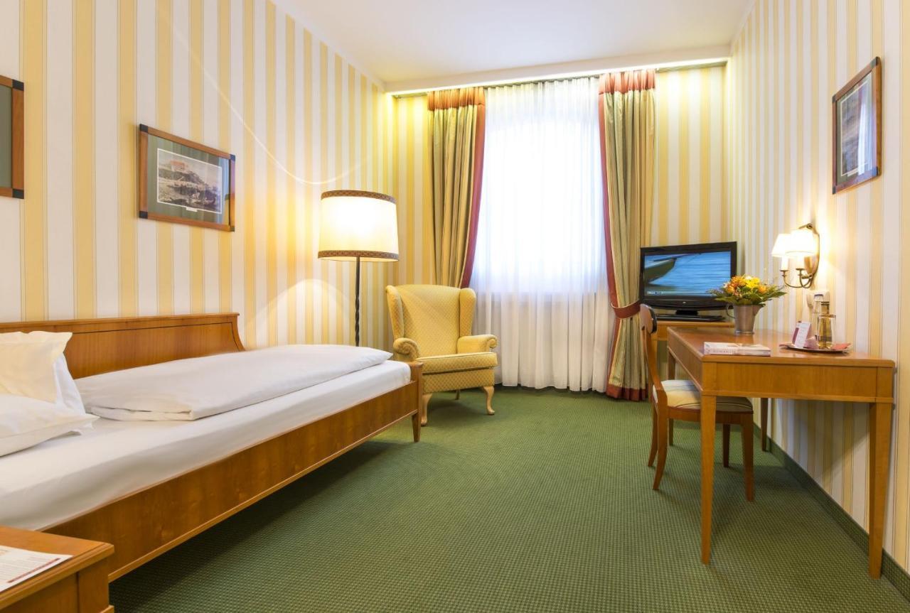 Romantik Hotel Zur Post Furstenfeldbruck Bagian luar foto
