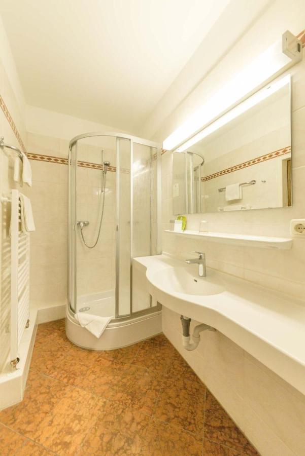 Romantik Hotel Zur Post Furstenfeldbruck Bagian luar foto