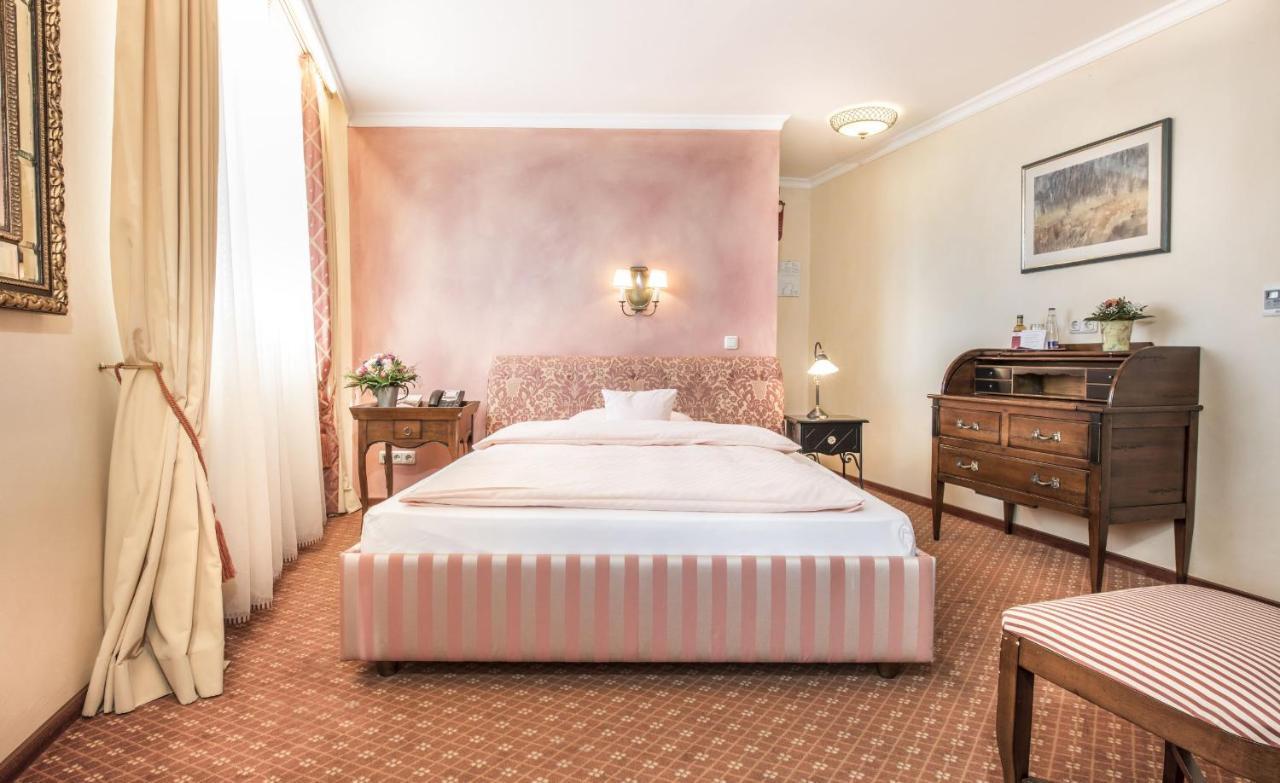 Romantik Hotel Zur Post Furstenfeldbruck Bagian luar foto