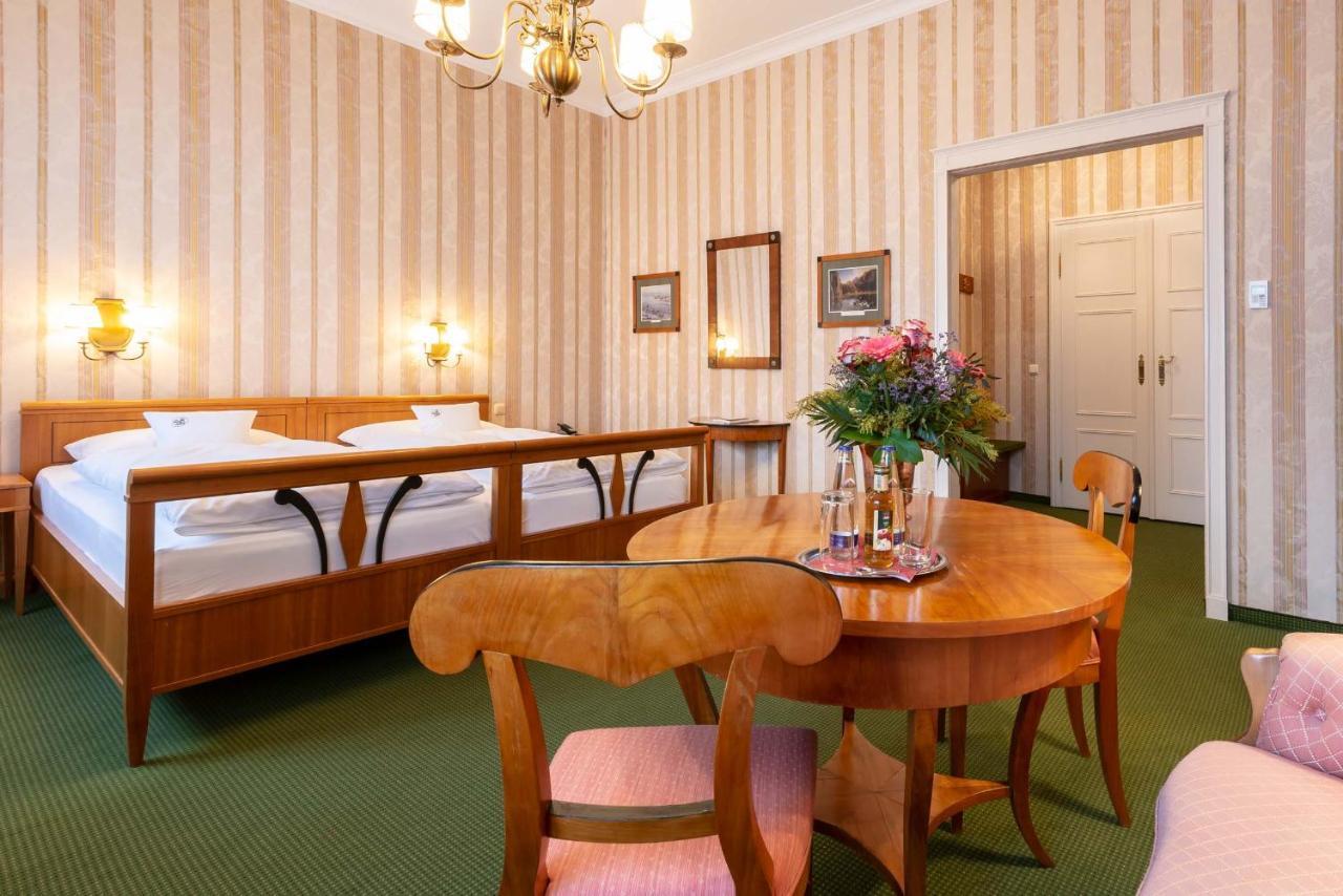 Romantik Hotel Zur Post Furstenfeldbruck Bagian luar foto