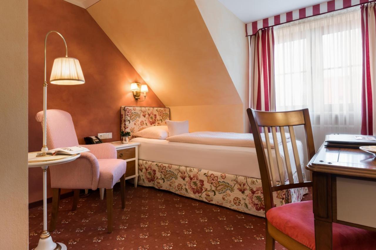 Romantik Hotel Zur Post Furstenfeldbruck Bagian luar foto