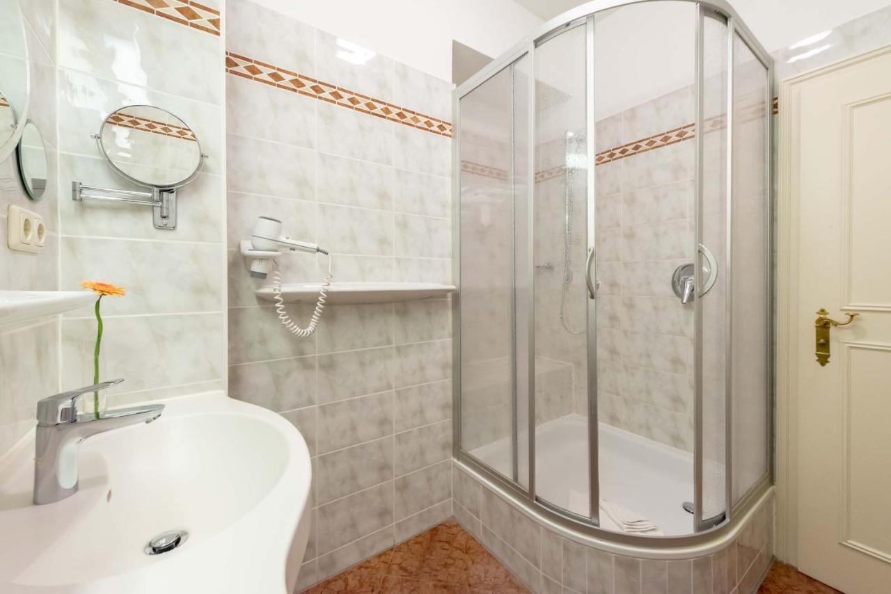 Romantik Hotel Zur Post Furstenfeldbruck Bagian luar foto